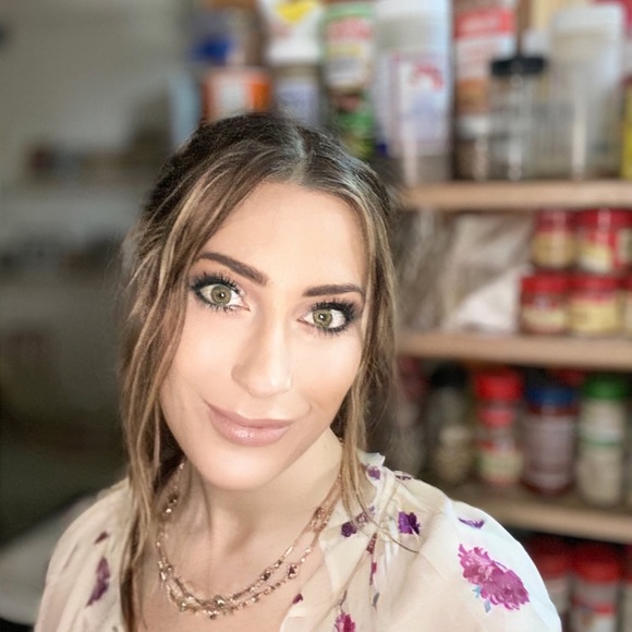 Meet your Posher, Kayla - Picture 11 of 12